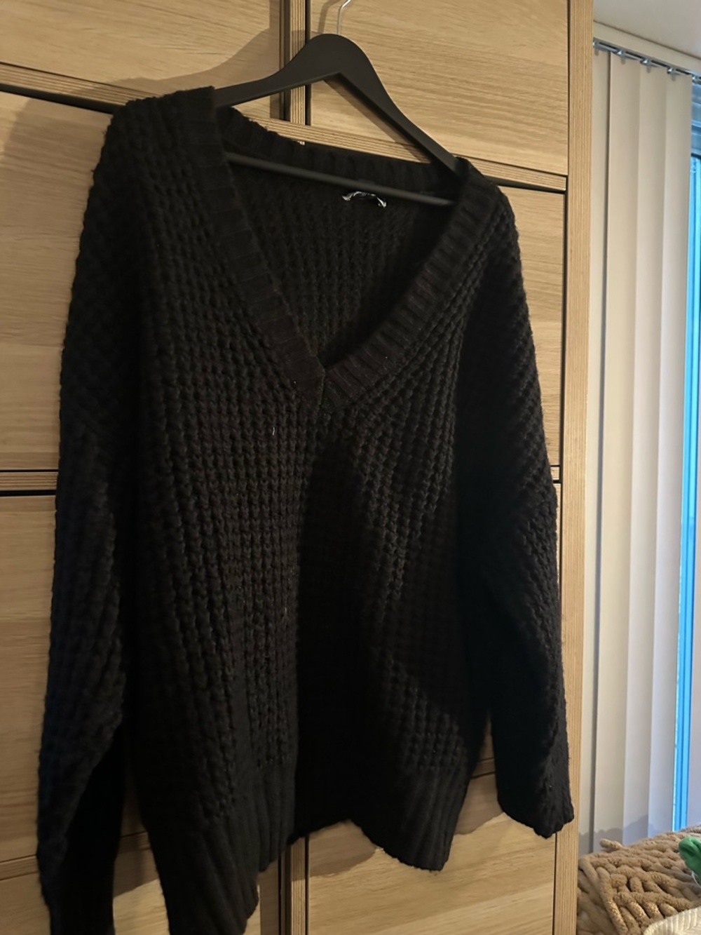 American Eagle Outfitters Black Waffle Knit V-Neck Sweater